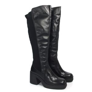 Bota Feminina STU011 em Couro Preto Burned