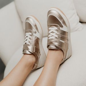 Tenis Sara Couro Prata Velha Bari Off White - SAR001