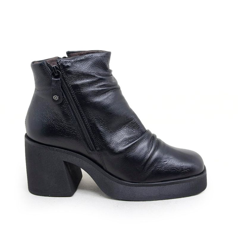 STU008-PRETO--4-.jpg