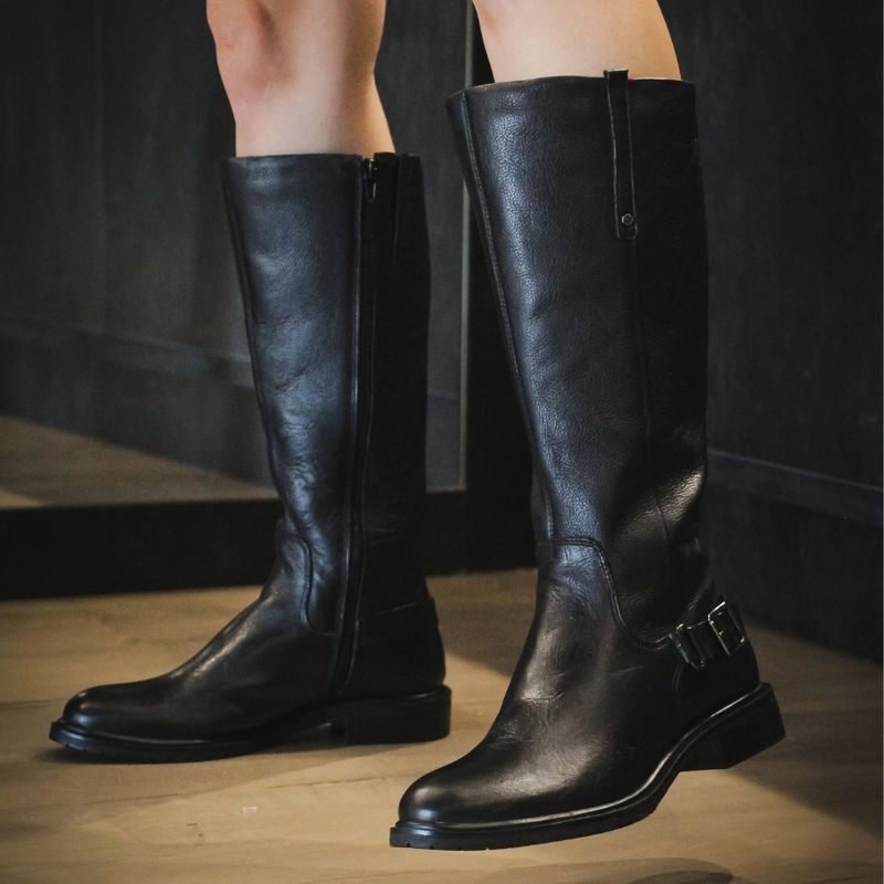 DIA020-PRETO.jpg
