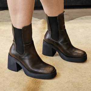 Bota Stuttgart Couro Tan Imperial Preto - STU002V