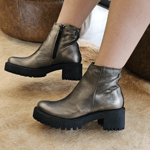 Bota Munique Couro Metal Prata Velha Preto - MUN004V