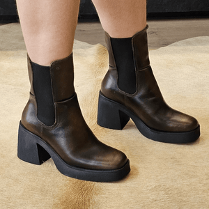 Bota Stuttgart Couro Tan Imperial Preto - STU002V