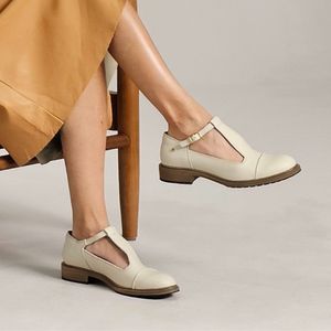 Sapato Kate Couro Off White - KAT012